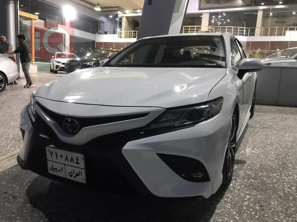 تۆیۆتا کامری